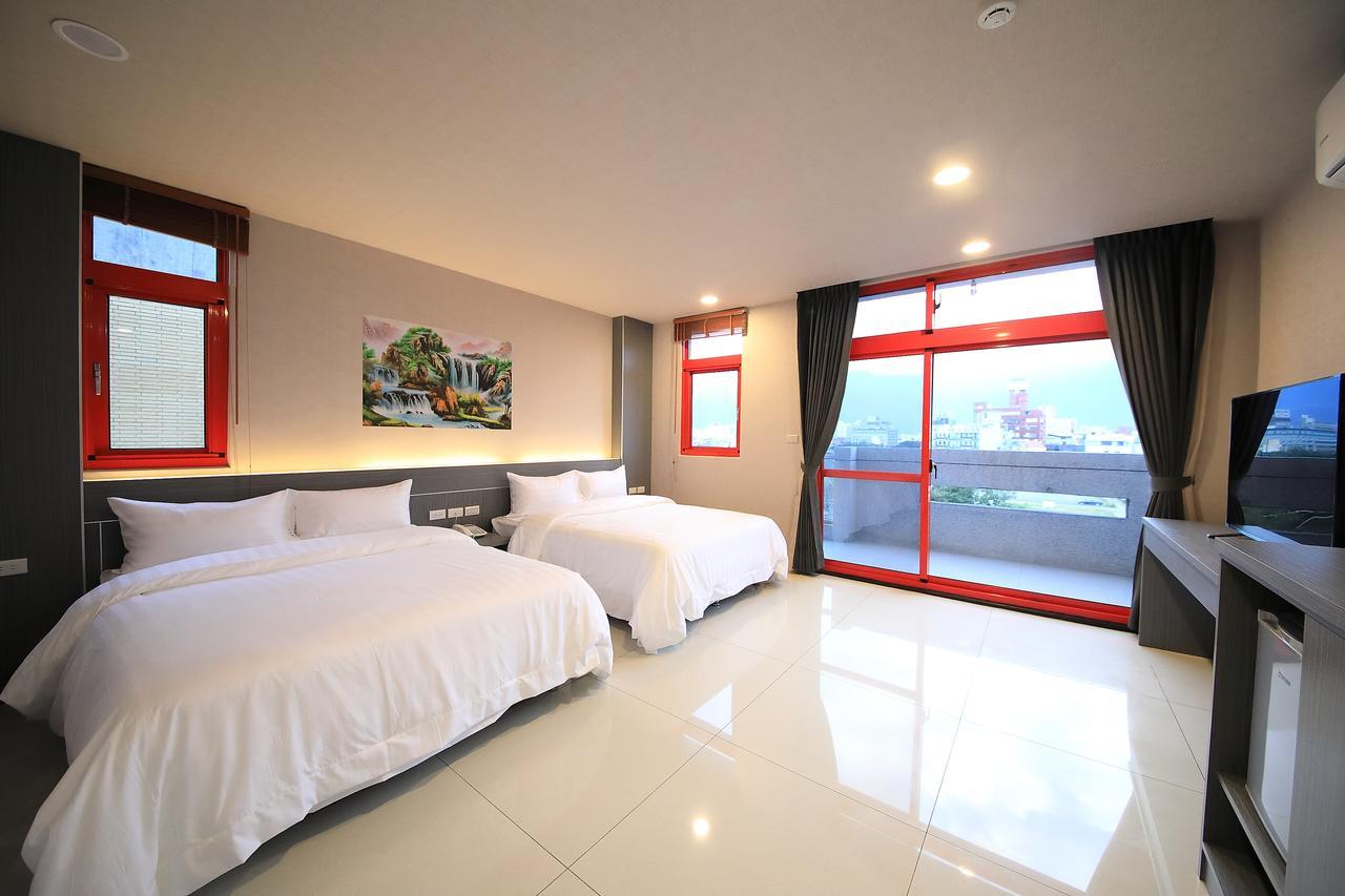花蓮亮君經典民宿1館加2館民宿-東大門夜市-電梯包棟bright King Homestay Hualien City Εξωτερικό φωτογραφία