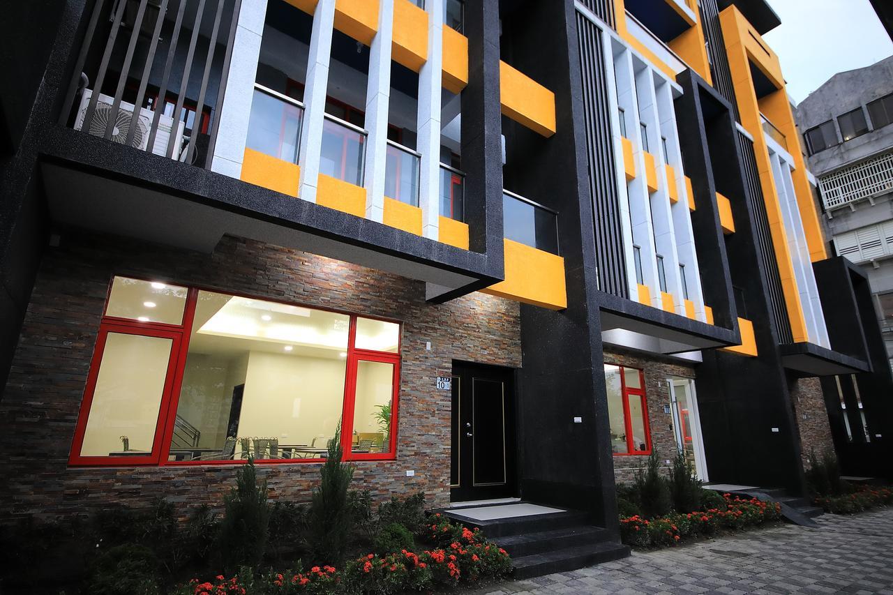 花蓮亮君經典民宿1館加2館民宿-東大門夜市-電梯包棟bright King Homestay Hualien City Εξωτερικό φωτογραφία