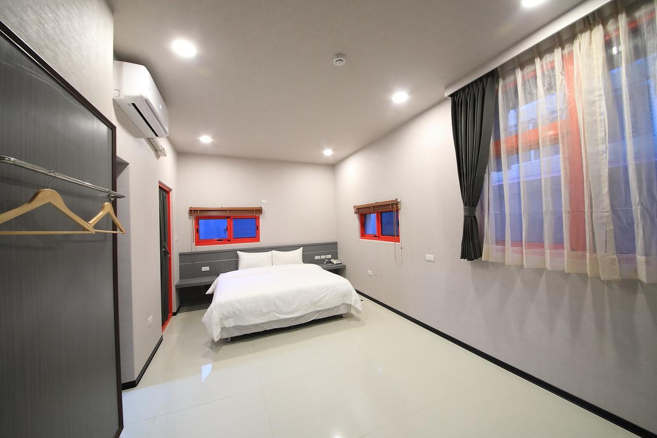 花蓮亮君經典民宿1館加2館民宿-東大門夜市-電梯包棟bright King Homestay Hualien City Εξωτερικό φωτογραφία