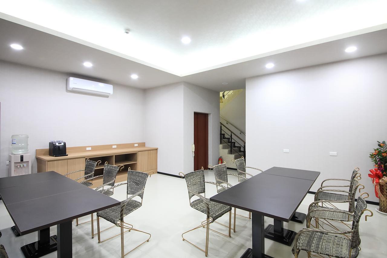 花蓮亮君經典民宿1館加2館民宿-東大門夜市-電梯包棟bright King Homestay Hualien City Εξωτερικό φωτογραφία