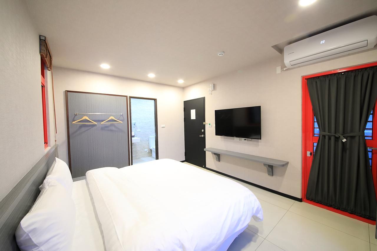 花蓮亮君經典民宿1館加2館民宿-東大門夜市-電梯包棟bright King Homestay Hualien City Εξωτερικό φωτογραφία