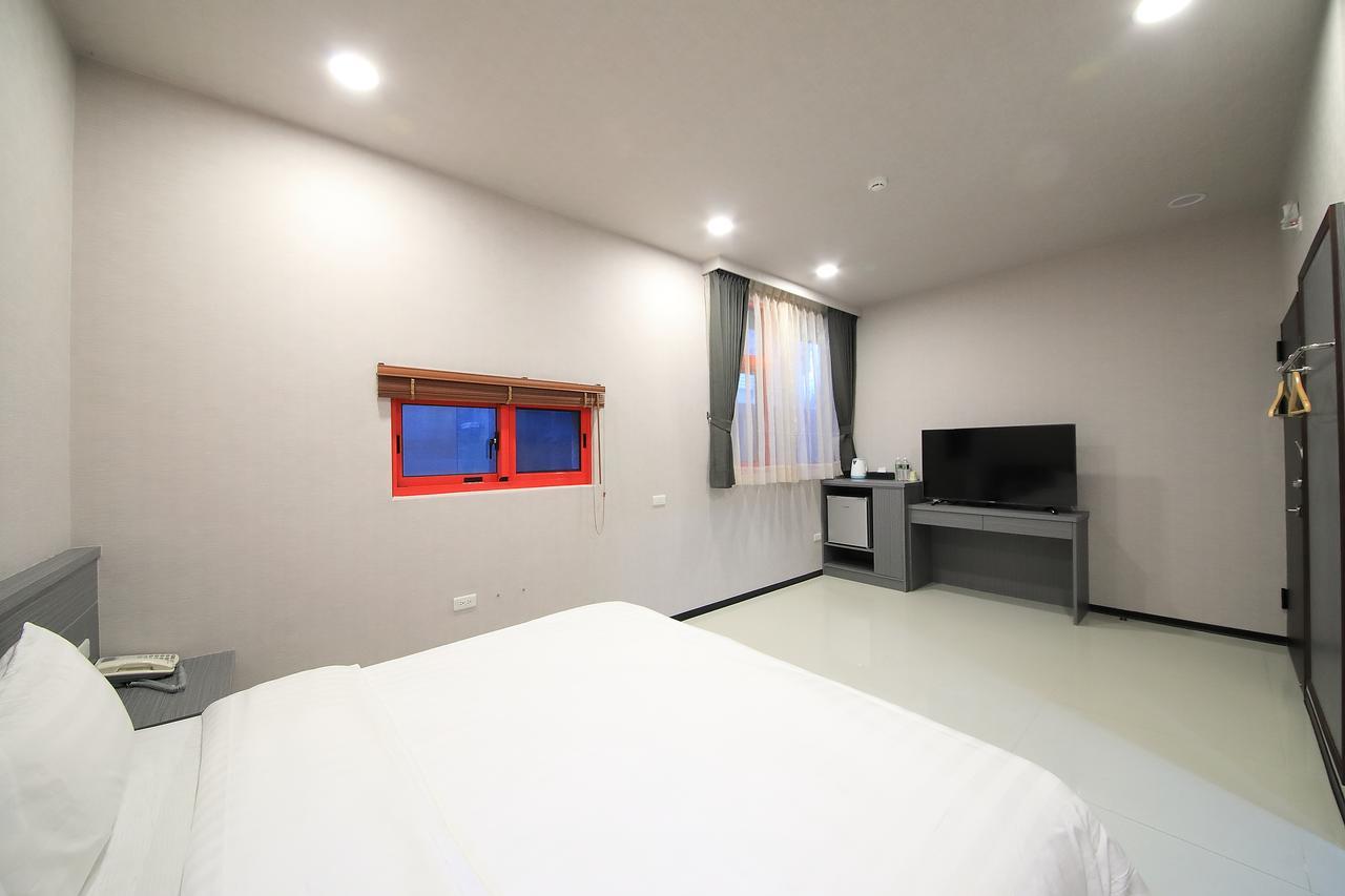 花蓮亮君經典民宿1館加2館民宿-東大門夜市-電梯包棟bright King Homestay Hualien City Εξωτερικό φωτογραφία