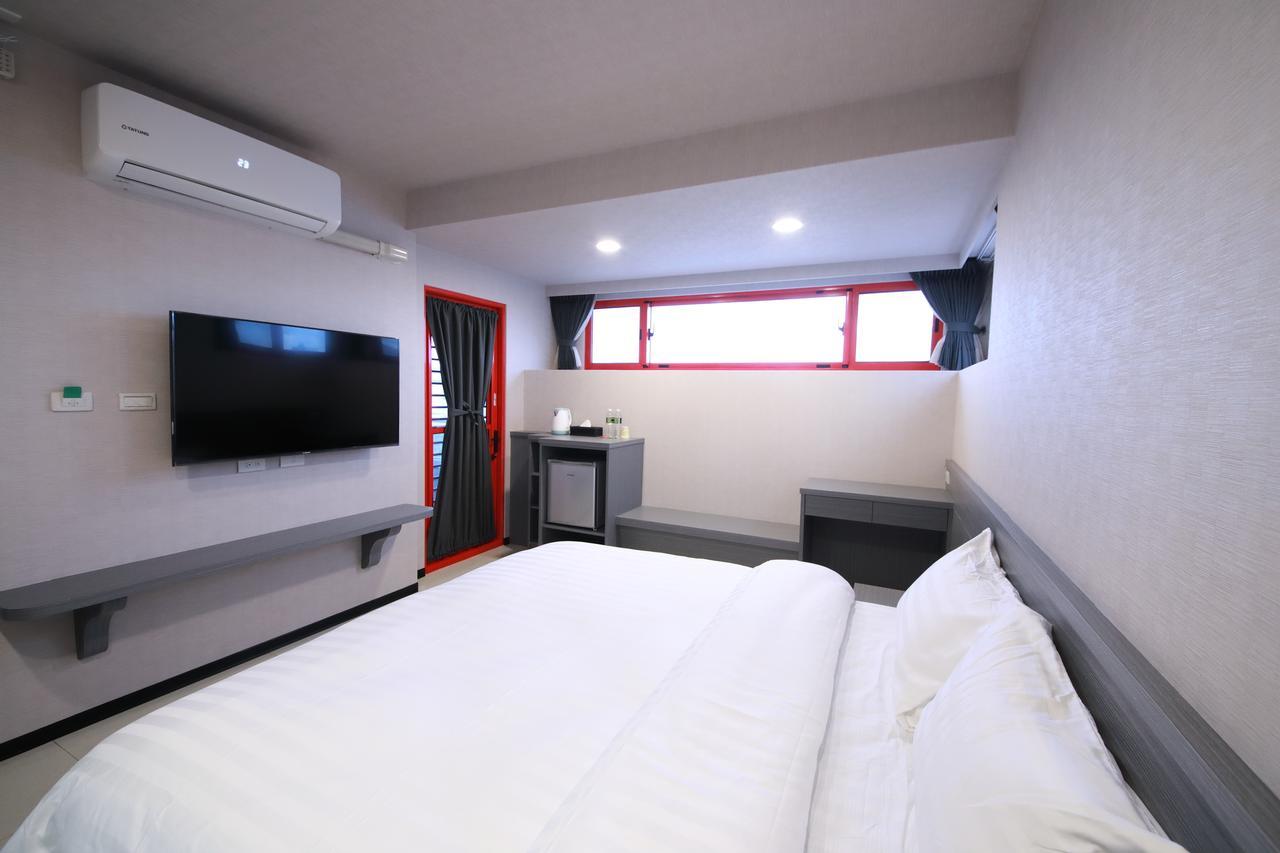 花蓮亮君經典民宿1館加2館民宿-東大門夜市-電梯包棟bright King Homestay Hualien City Εξωτερικό φωτογραφία