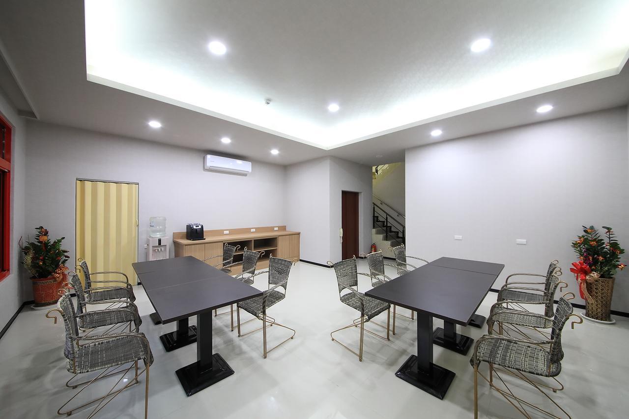 花蓮亮君經典民宿1館加2館民宿-東大門夜市-電梯包棟bright King Homestay Hualien City Εξωτερικό φωτογραφία