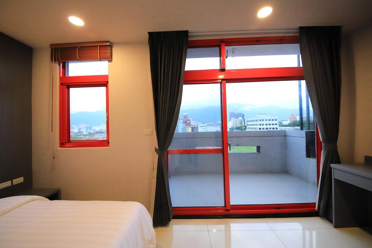 花蓮亮君經典民宿1館加2館民宿-東大門夜市-電梯包棟bright King Homestay Hualien City Εξωτερικό φωτογραφία