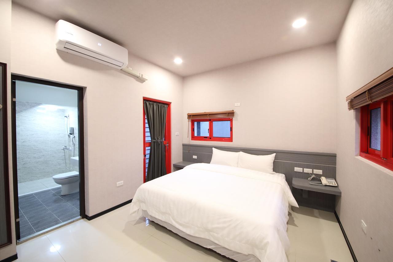 花蓮亮君經典民宿1館加2館民宿-東大門夜市-電梯包棟bright King Homestay Hualien City Εξωτερικό φωτογραφία