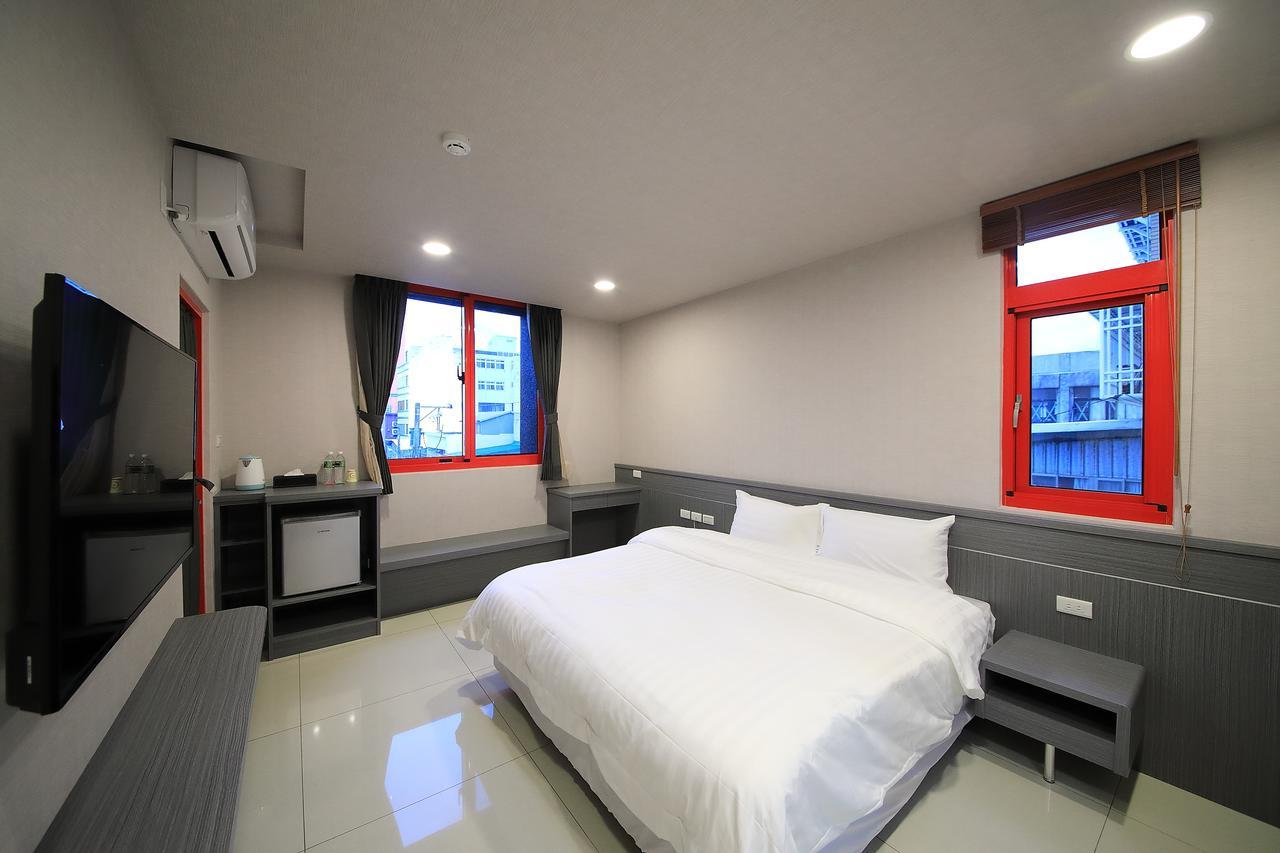 花蓮亮君經典民宿1館加2館民宿-東大門夜市-電梯包棟bright King Homestay Hualien City Εξωτερικό φωτογραφία