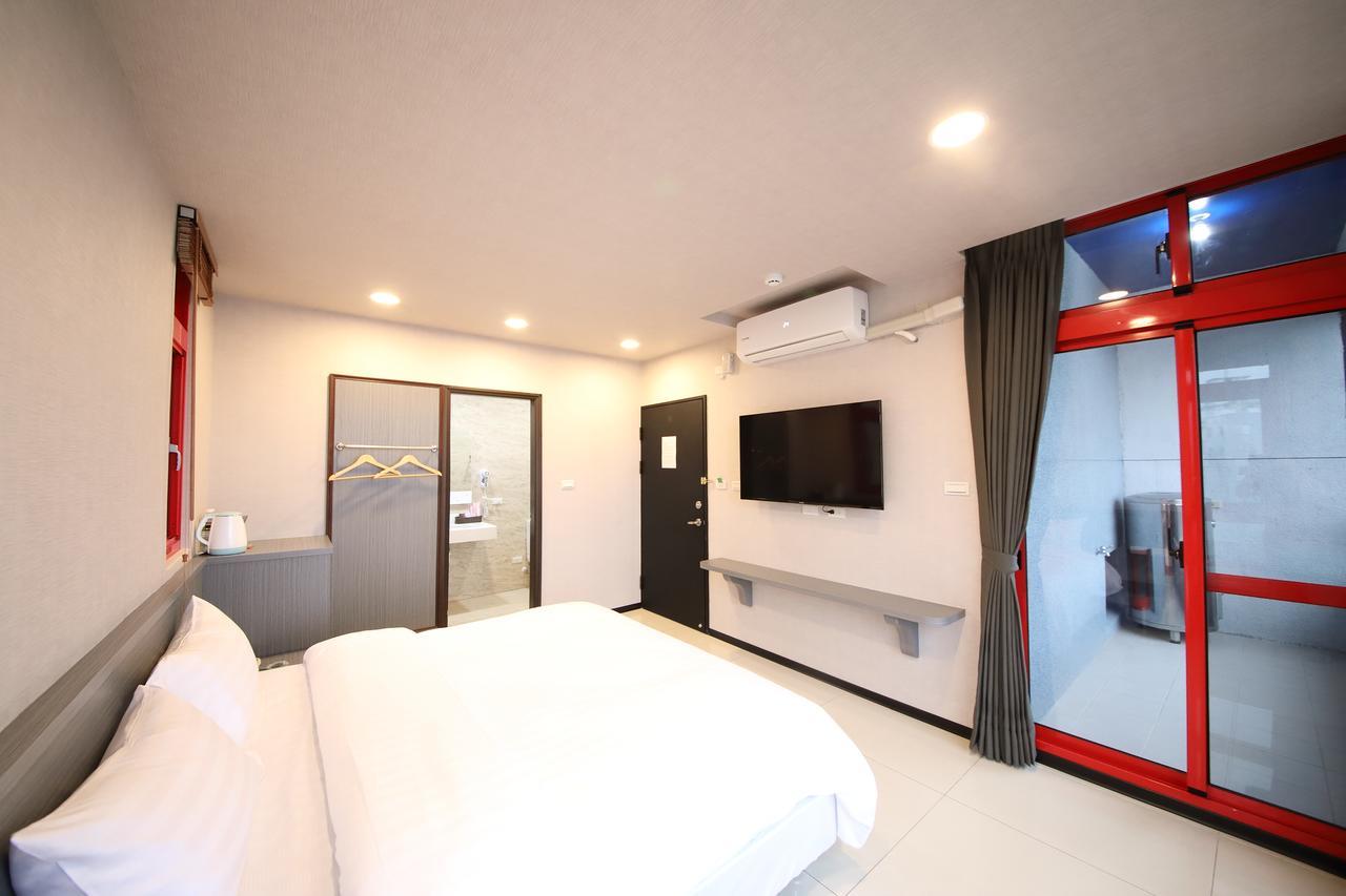花蓮亮君經典民宿1館加2館民宿-東大門夜市-電梯包棟bright King Homestay Hualien City Εξωτερικό φωτογραφία